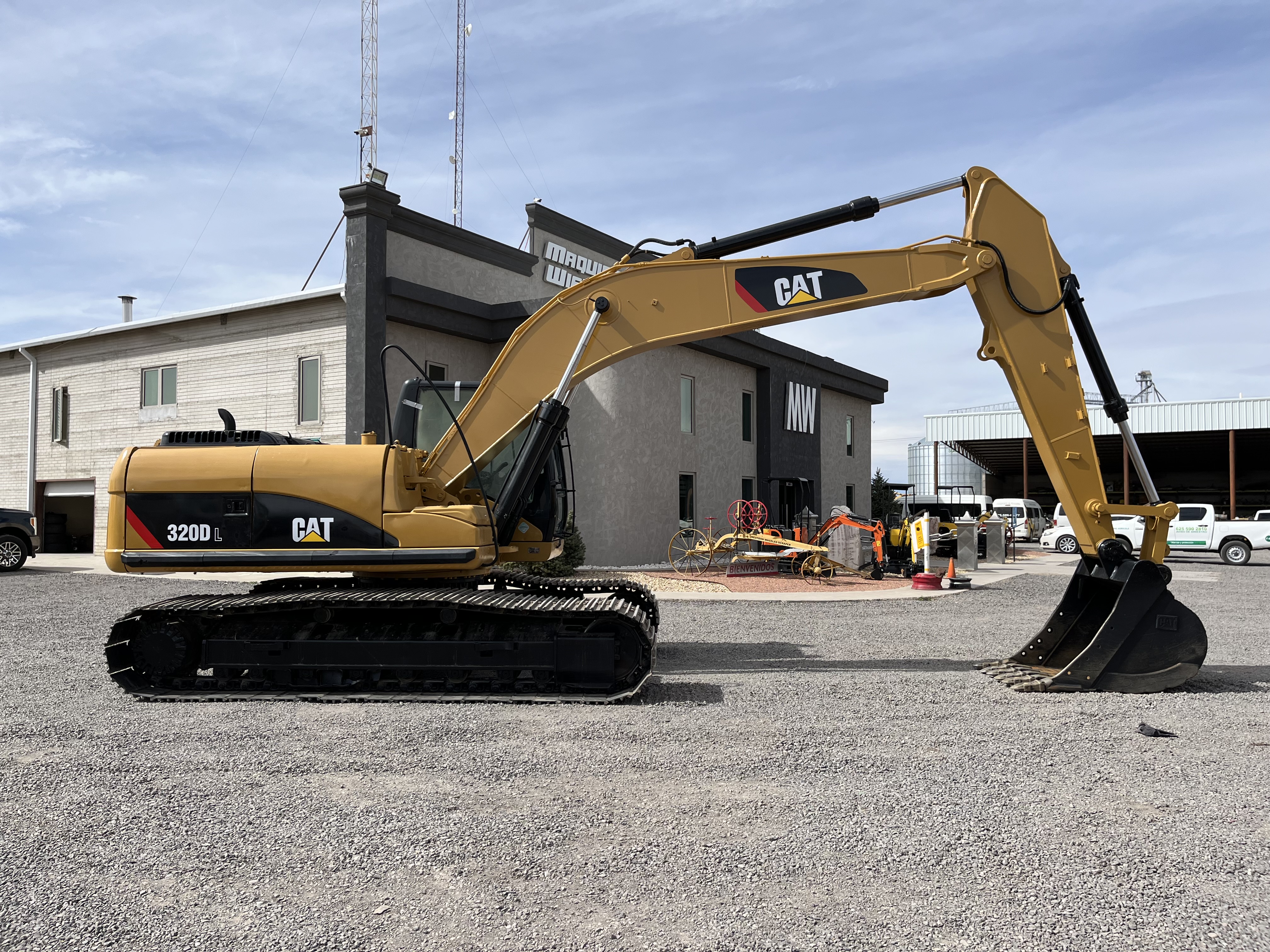 EXCAVADORA CATERPILLAR 320D